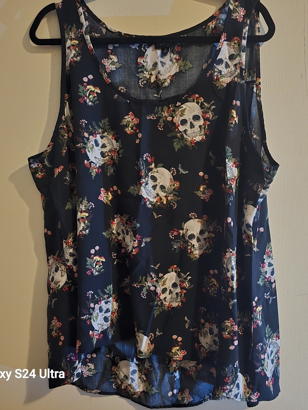 torrid Black Floral Skull Sleeveless Tank